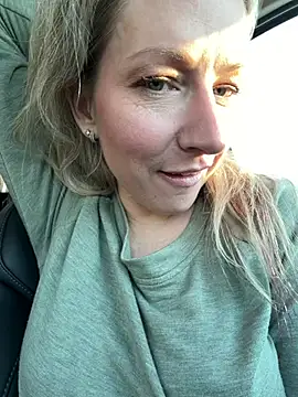 LittleMsMILF online show from 03.04.26