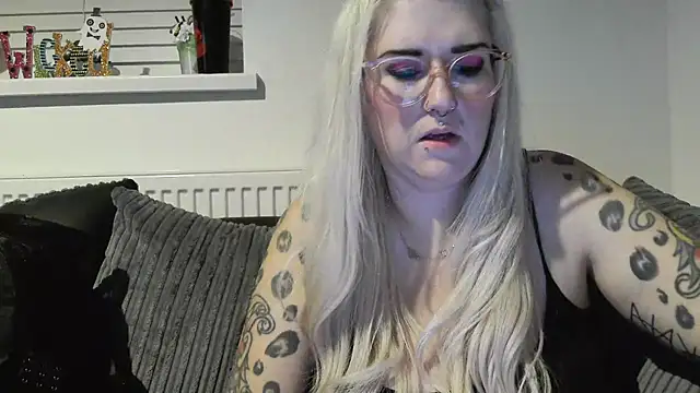 Sizzling Indie36 online show from 10.17.25