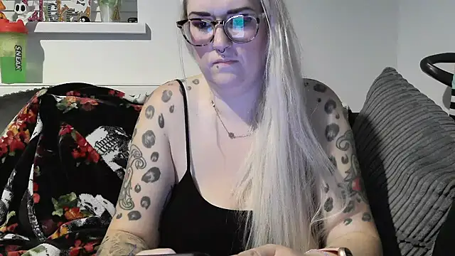 Sizzling Indie36 online show from 10.31.25