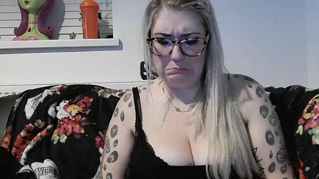 Sizzling Indie36 online show from 11.14.25