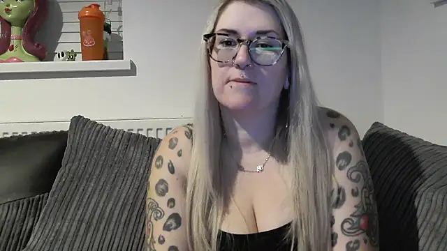 Sizzling Indie36 online show from 11.22.25