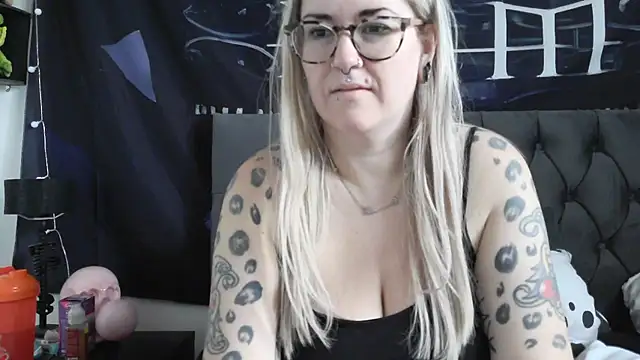 Sizzling Indie36 online show from 12.14.25