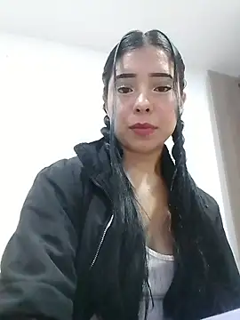 Emilybutterfly1 online show from 09.25.25