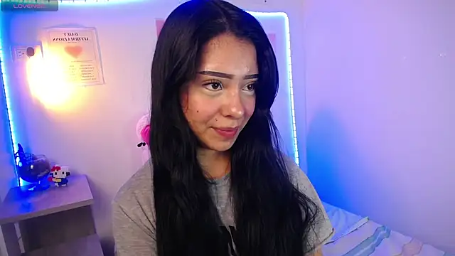 Emilybutterfly1 online show from 10.10.25