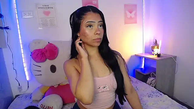 Emilybutterfly1 online show from 11.20.25