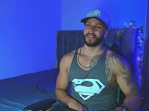dominic fitt1 online show from 10.08.25