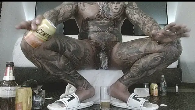 Snapshot of danilog515 chatting on 10.16.25 danilog515 online show from 10.16.25