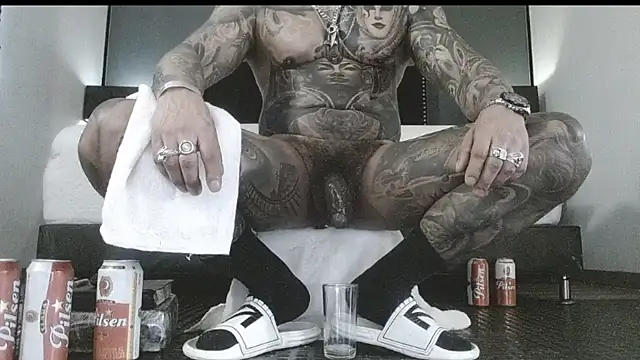 Snapshot of danilog515 chatting on 10.27.25 danilog515 online show from 10.27.25