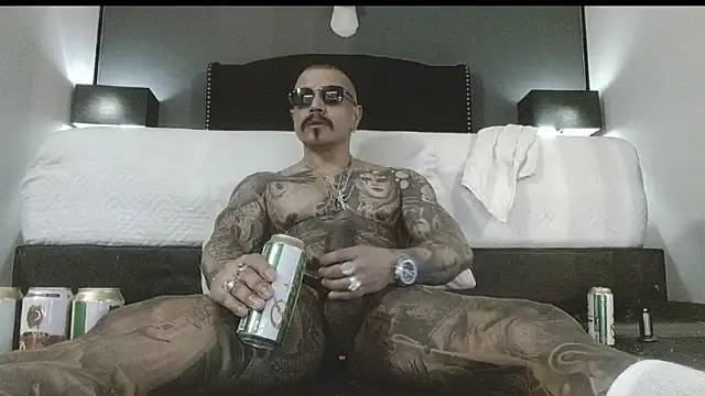 Snapshot of danilog515 chatting on 11.04.25 danilog515 online show from 11.04.25