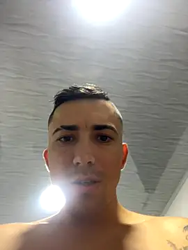 Snapshot of pareja_curiosa19 chatting on 11.06.25 pareja curiosa19 online show from 11.06.25