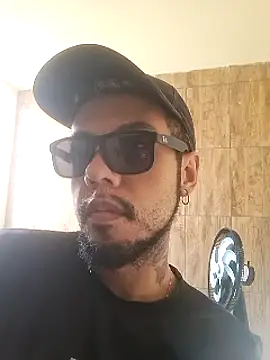 Snapshot of Fernandobs_ chatting on 03.16.25 Fernandobs online show from 03.16.25