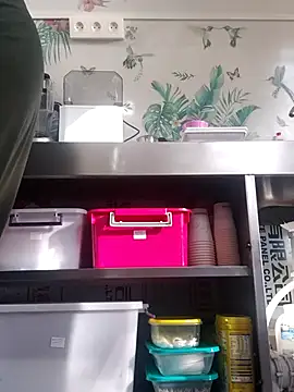 Snapshot of emiliemilf chatting on 10.18.25 emiliemilf online show from 10.18.25