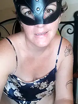 Snapshot of emiliemilf chatting on 11.11.25 emiliemilf online show from 11.11.25