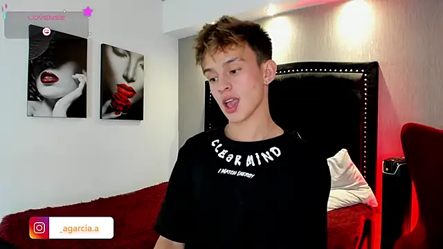 Snapshot of LiamWildx20 chatting on 02.16.26 LiamWildx20 online show from 02.16.26