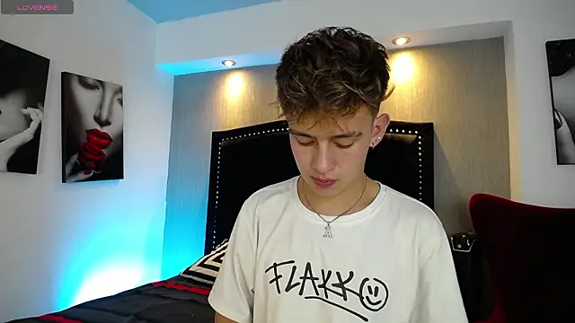 LiamWildx20 online show from 03.14.26