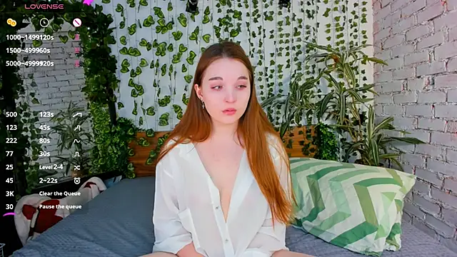 Snapshot of ConstanceHelms chatting on 03.21.25 ConstanceHelms online show from 03.21.25