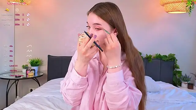 Snapshot of ConstanceHelms chatting on 09.09.25 ConstanceHelms online show from 09.09.25