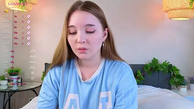 Snapshot of ConstanceHelms chatting on 10.10.25 ConstanceHelms online show from 10.10.25