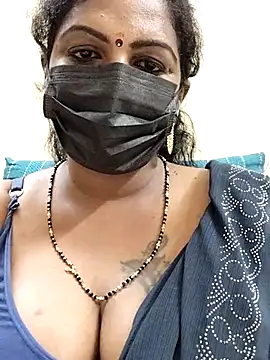 Snapshot of poojaa-rani chatting on 03.17.25 poojaa-rani online show from 03.17.25