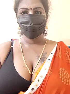 Snapshot of poojaa-rani chatting on 03.19.25 poojaa-rani online show from 03.19.25