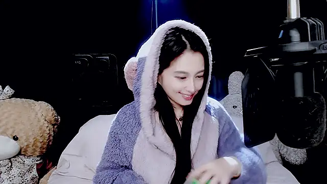 Snapshot of 9ban chatting on 10.13.25 9ban online show from 10.13.25