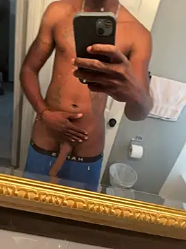 Snapshot of intertwine2025 chatting on 03.15.25 intertwine2025 online show from 03.15.25