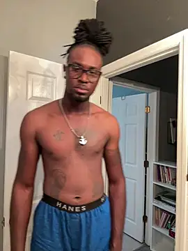 Snapshot of intertwine2025 chatting on 03.18.25 intertwine2025 online show from 03.18.25