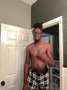 Snapshot of intertwine2025 chatting on 03.19.25 intertwine2025 online show from 03.19.25