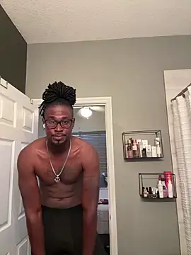 Snapshot of intertwine2025 chatting on 09.27.25 intertwine2025 online show from 09.27.25