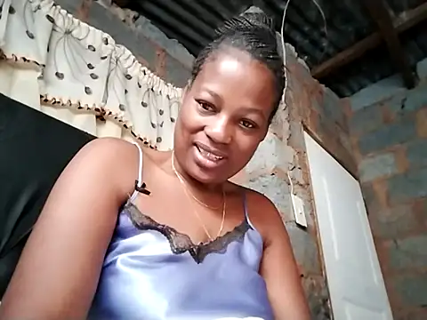 Snapshot of sexylira chatting on 05.12.26 sexylira online show from 05.12.26