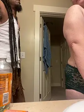 Snapshot of thegenie101 chatting on 11.08.25 thegenie101 online show from 11.08.25