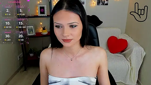 Kitti   online show from 11.05.25