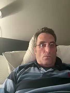 Snapshot of Bw3322 chatting on 03.29.26 Bw3322 online show from 03.29.26