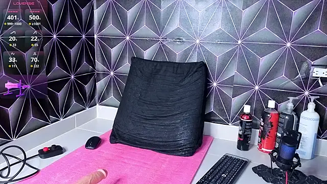 Megann 9 online show from 10.22.25