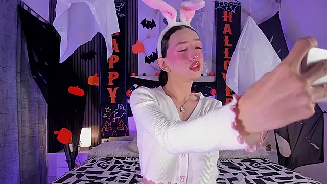 Snapshot of peachandtyron_ chatting on 10.18.25 peachandtyron online show from 10.18.25