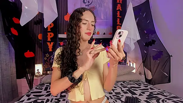 Snapshot of peachandtyron_ chatting on 10.25.25 peachandtyron online show from 10.25.25