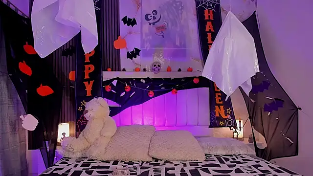 Snapshot of peachandtyron_ chatting on 11.04.25 peachandtyron online show from 11.04.25