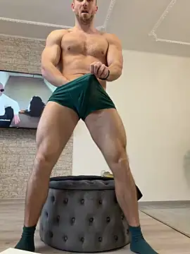 Snapshot of trainwithme chatting on 02.11.26 trainwithme online show from 02.11.26