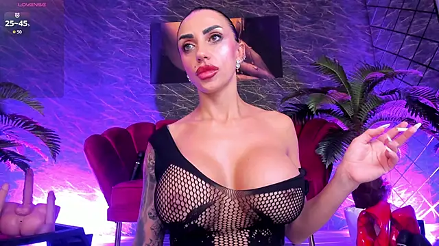 Snapshot of IzabelaTessa chatting on 06.15.26 IzabelaTessa online show from 06.15.26