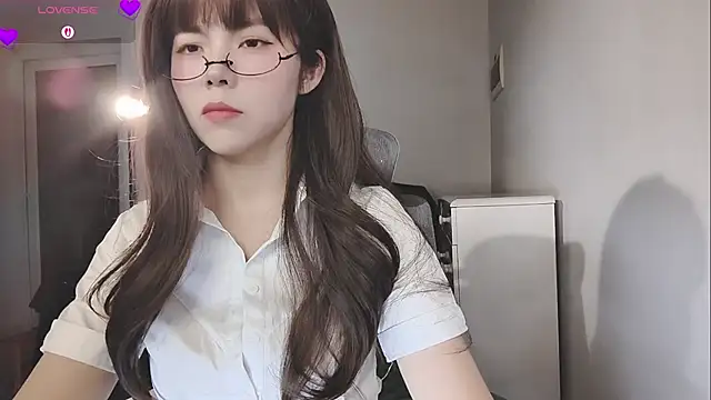 Snapshot of BlushDoll chatting on 04.26.26 BlushDoll online show from 04.26.26