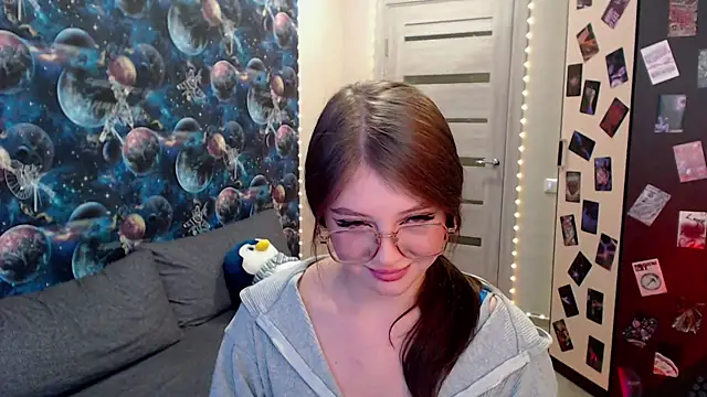 Snapshot of GinnyBlacky chatting on 10.08.25 GinnyBlacky online show from 10.08.25