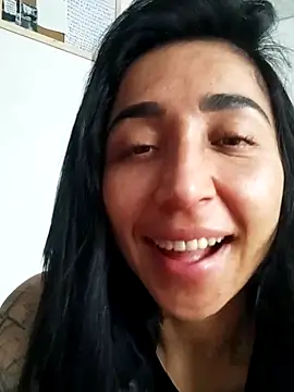 Snapshot of Elowyn chatting on 10.11.25 Elowyn online show from 10.11.25