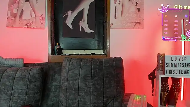  LuanaDabbraccio online show from 10.03.25