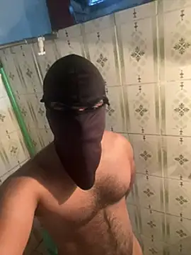 Snapshot of dilu98 chatting on 03.18.25 dilu98 online show from 03.18.25