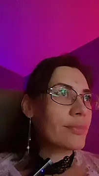 Snapshot of MilanaPure chatting on 10.29.25 MilanaPure online show from 10.29.25