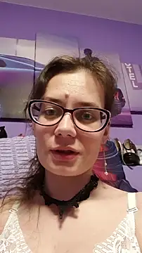 Snapshot of MilanaPure chatting on 10.29.25 MilanaPure online show from 10.29.25