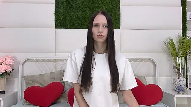 TaraHarris online show from 10.09.25