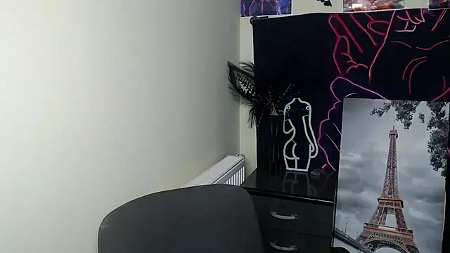 VanessaRey  online show from 09.27.25