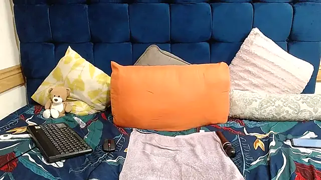 AriesCake online show from 04.21.26