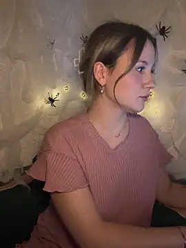 mollygirll online show from 10.21.25